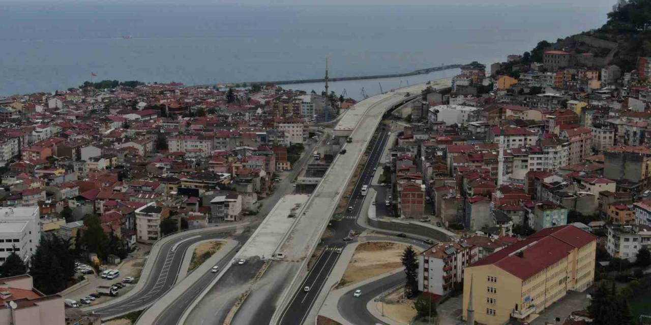 Türkiye’nin En Maliyetli Şehir İçi Yollarından Kanuni Bulvarı Son Şeklini Almaya Başladı