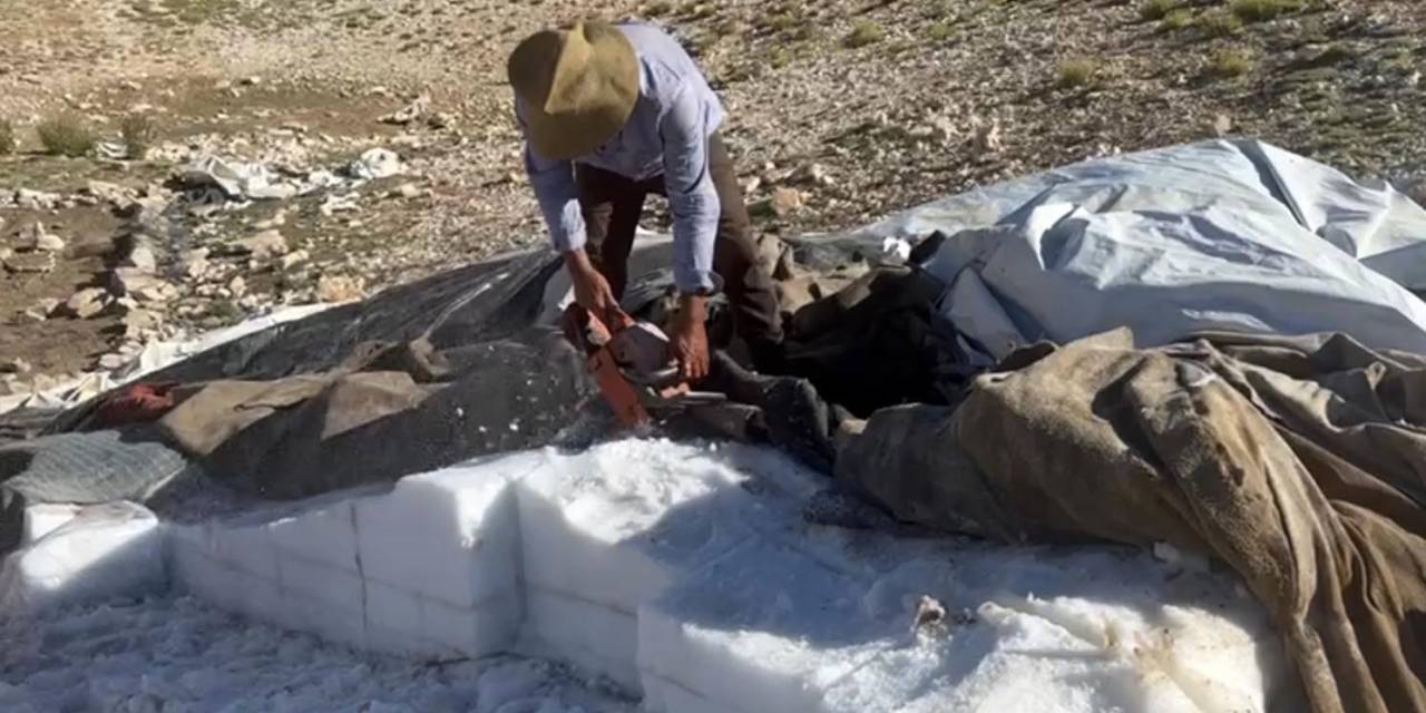 Bahar Aylarında Koruma Altına Aldıkları ’kar Dağlarını’ Ağaç Motoruyla Kesiyorlar