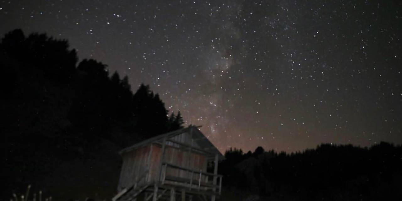 Adana’da Perseid Meteor Yağmuru’nu İzlemek İsteyenler Yüksek Yerlere Çıktı