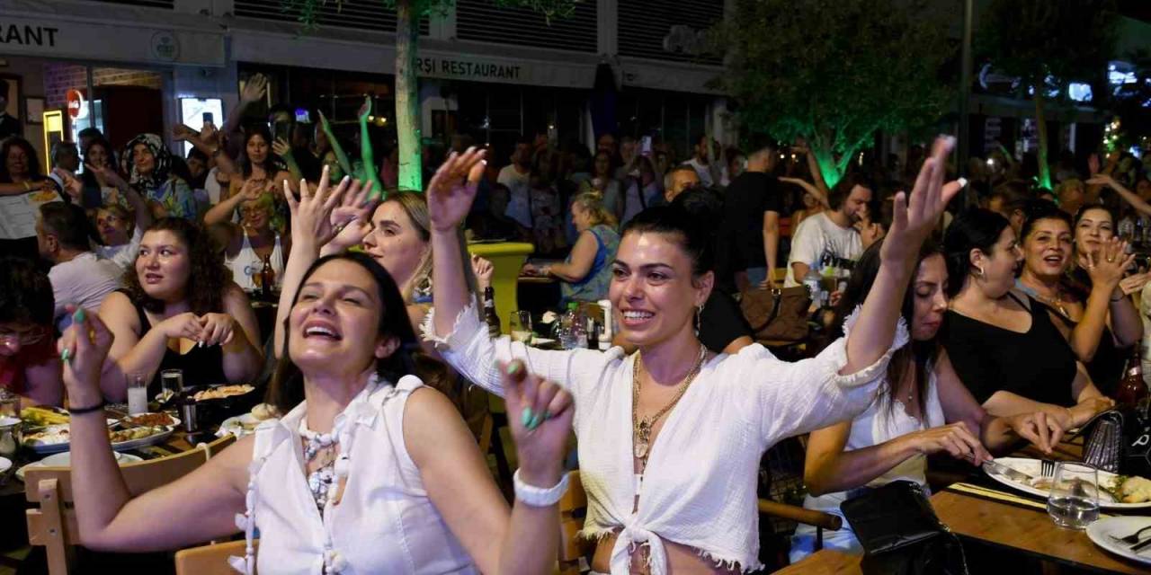 Balıkçılar Meydanı’nda Efes Bandosu’nda Gösteri