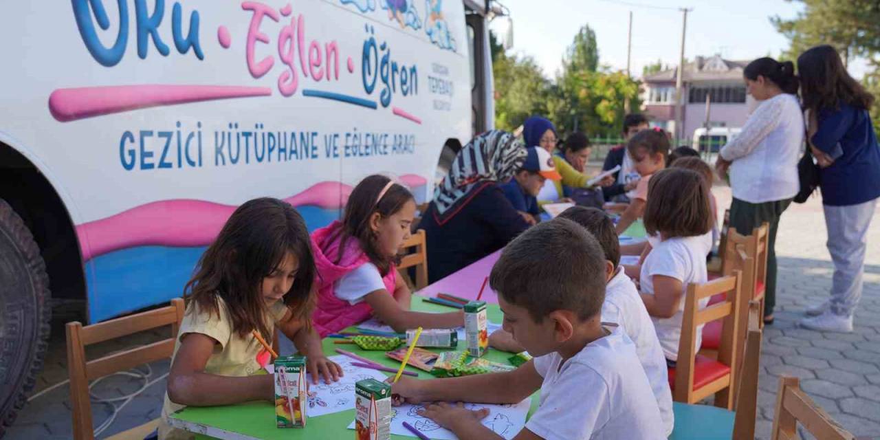 Çocuklar Gezici Kütüphane Aracını Çok Sevdi