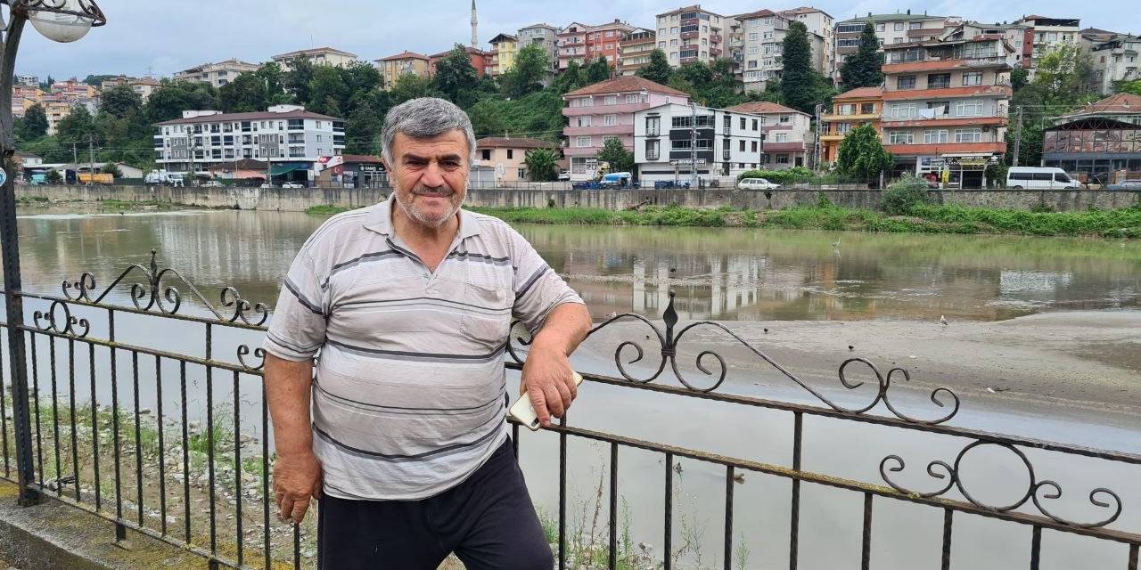 Dere Yatağında Altın Arıyorlar