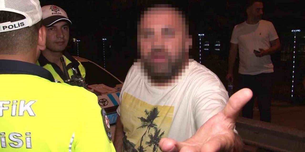 Kadıköy’de Denetime Takılan Sürücüden Habercilere Tehdit: "bak Kırarım O Kameranı Senin"
