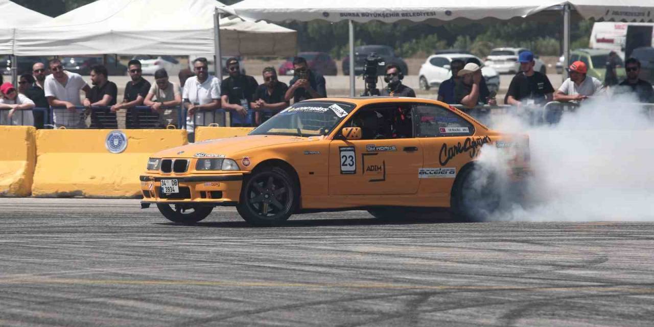 Türkiye’nin En İyi Drift Sürücüleri Bursa’da Yarıştı