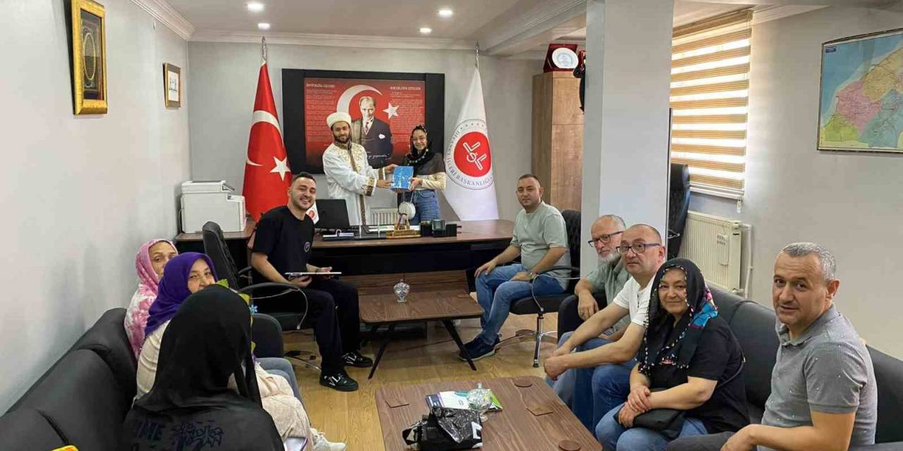 Filipinli Genç Kız Müslüman Odu