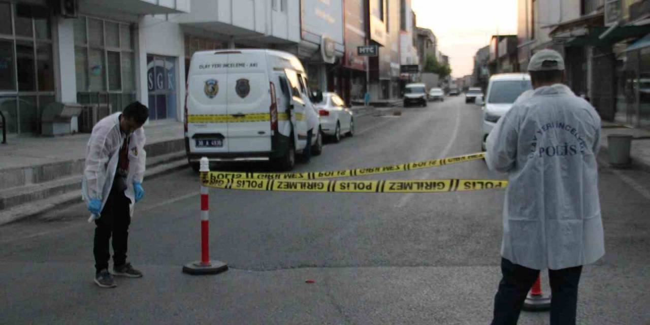 Kıraathaneye Makineli Tüfekle Saldırı: 1’i Polis 2 Yaralı