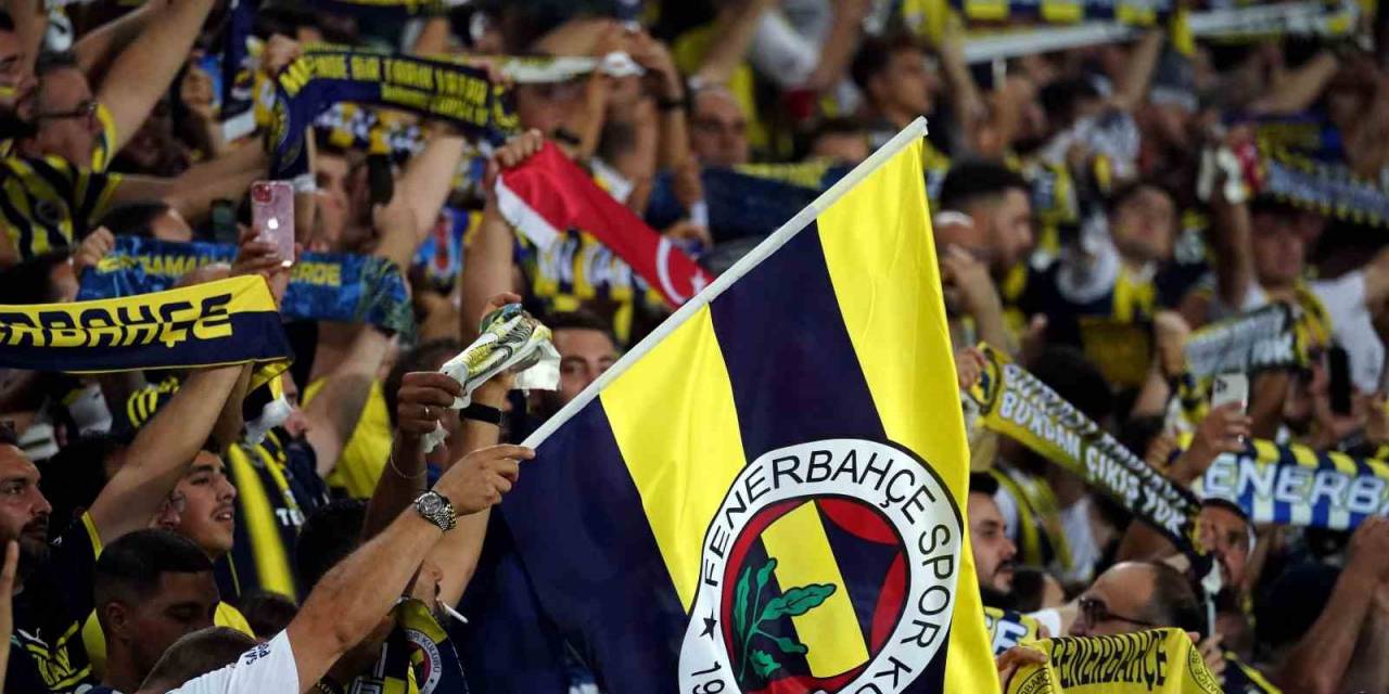 Fenerbahçe, Süper Lig’e Taraftarı Önünde Başladı