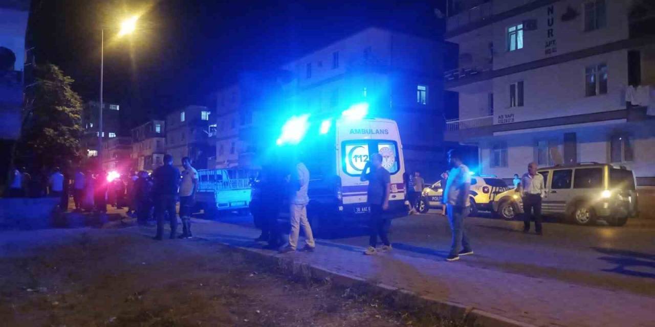 İki Grup Arasında Çıkan Kavgada Silahlar Konuştu: 3 Yaralı