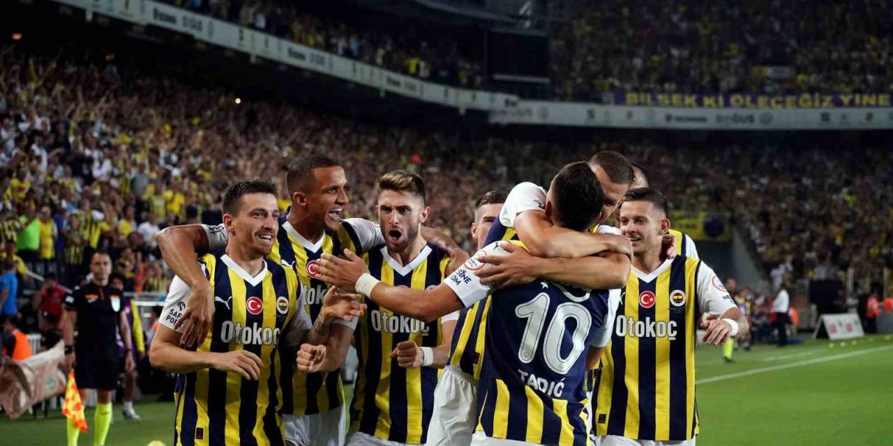 Trendyol Süper Lig: Fenerbahçe: 2 - Gaziantep Futbol Kulübü: 1 (ilk Yarı)