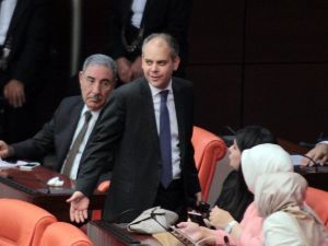 Bakan Kılıç’ın Belindeki Tabanca Değil Cep Telefonu Çıktı