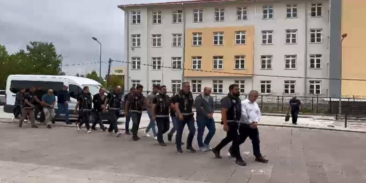 Beşiktaş Başkanı Çebi’nin Tekirdağ’da Yöneticiliğini Yaptığı Fabrikayı Dolandıran 11 Kişi Adliyede