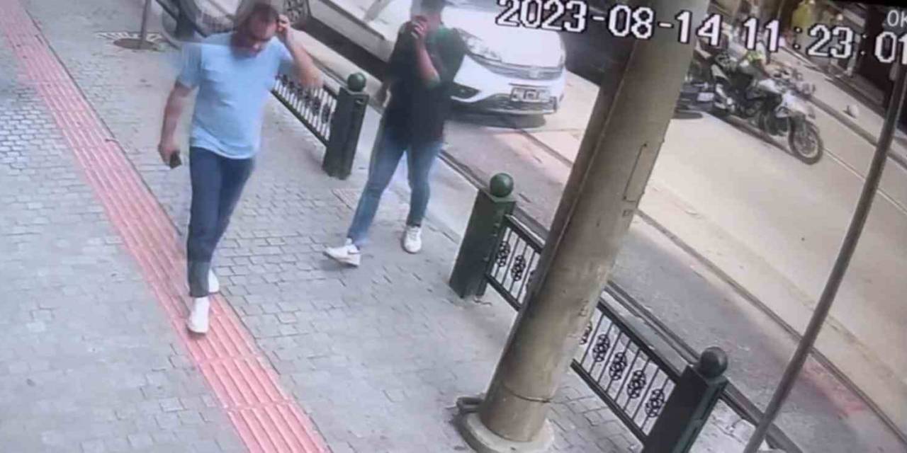Kadın Sürücü Trafik Polisine Böyle Çarptı