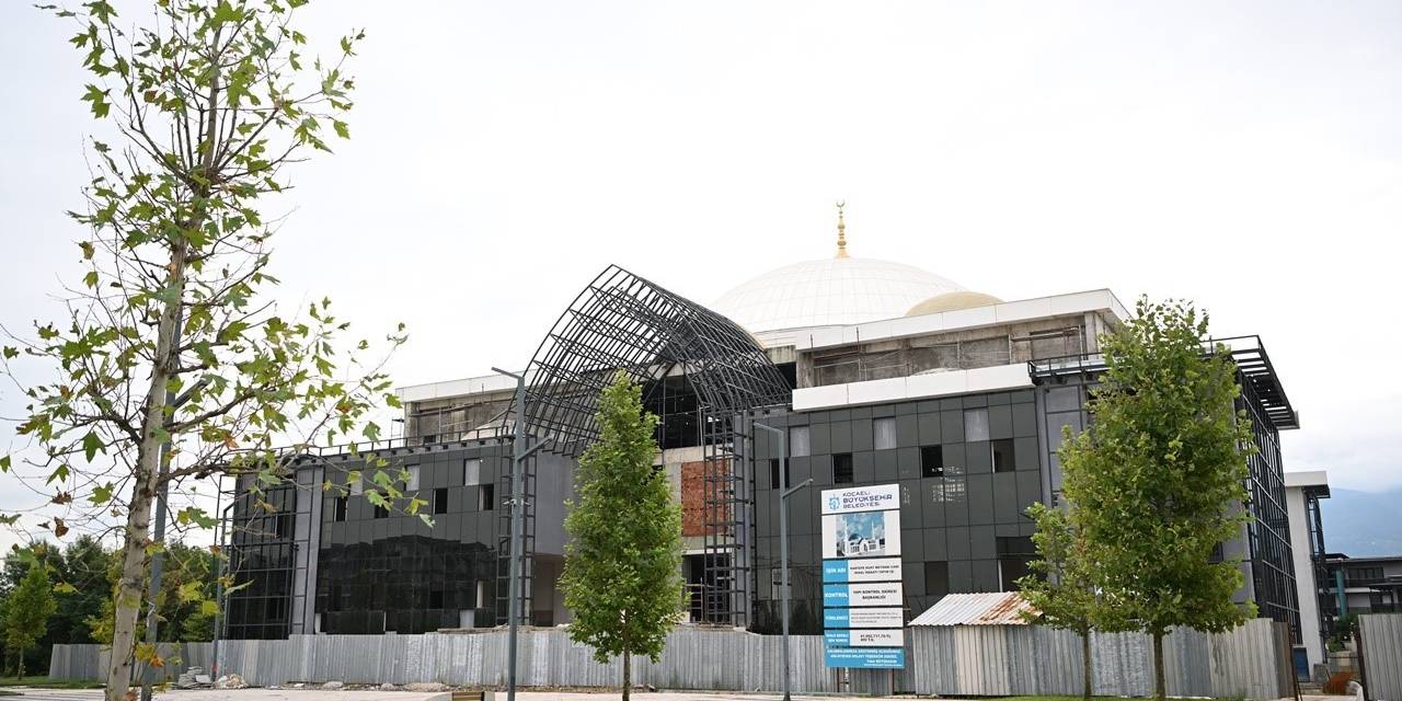 Bu Camide İbadet İçin Engel Olmayacak