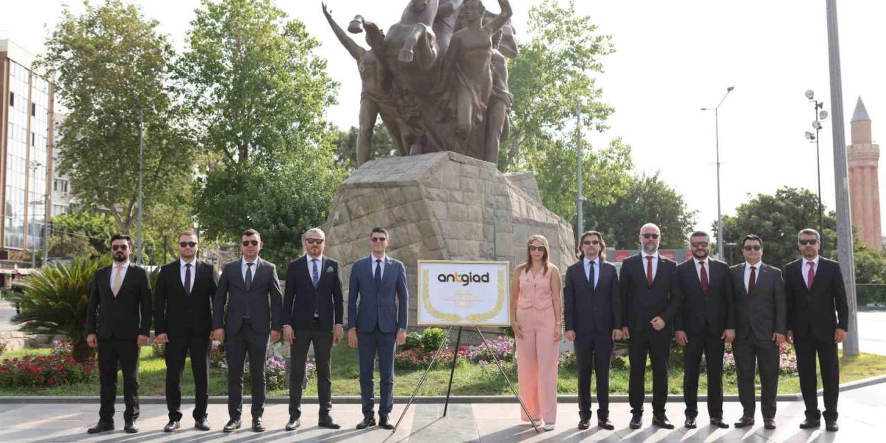 Antgiad 33 Yaşında