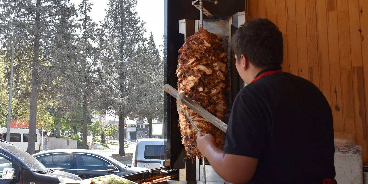 Basra Sıcakları En Çok Dönerci Ustalarını Zorluyor