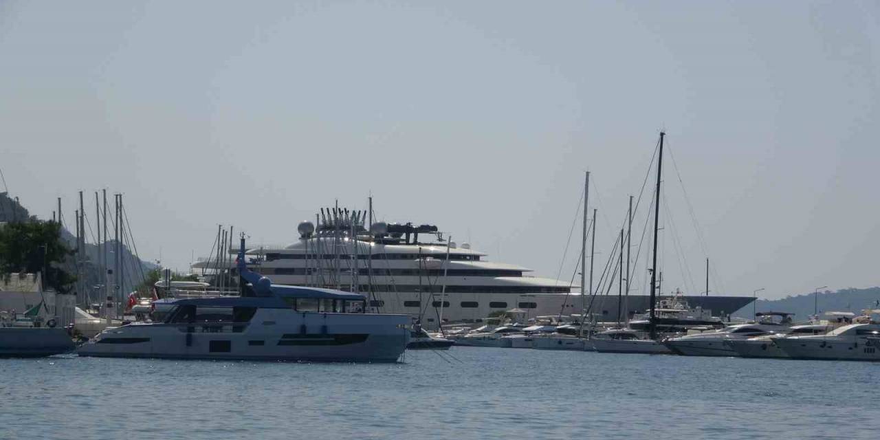 Manchester City’nin Sahibi El Nahyan’ın Süper Yatı ’blue’ Marmaris’e Demir Attı