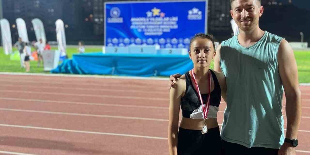 Afyonkarahisarlı Yıldız Atlet Havana Top Bronz Madalya İle Döndü