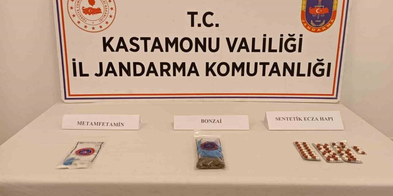İstanbul’dan Kastamonu’ya Uyuşturucu Getirirken Gözaltına Alındılar
