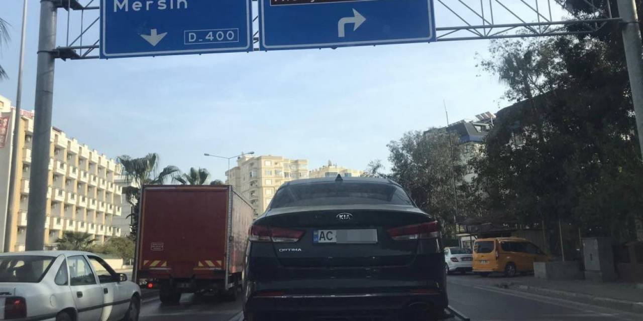 "yerleşik Bazı Rus Ve Ukraynalılar Yabancı Plakalı Araçlarıyla Korsan Taksicilik Yapıyorlar"