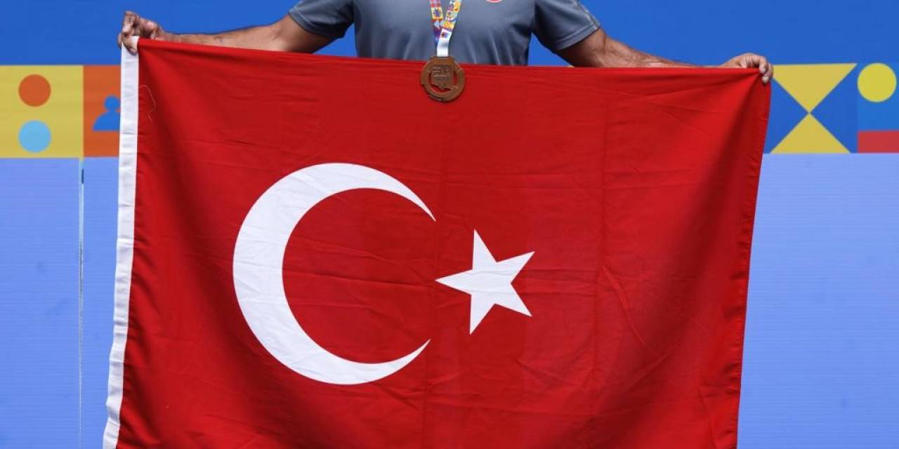 Mersinli Tenisçiden Tarihi Başarı