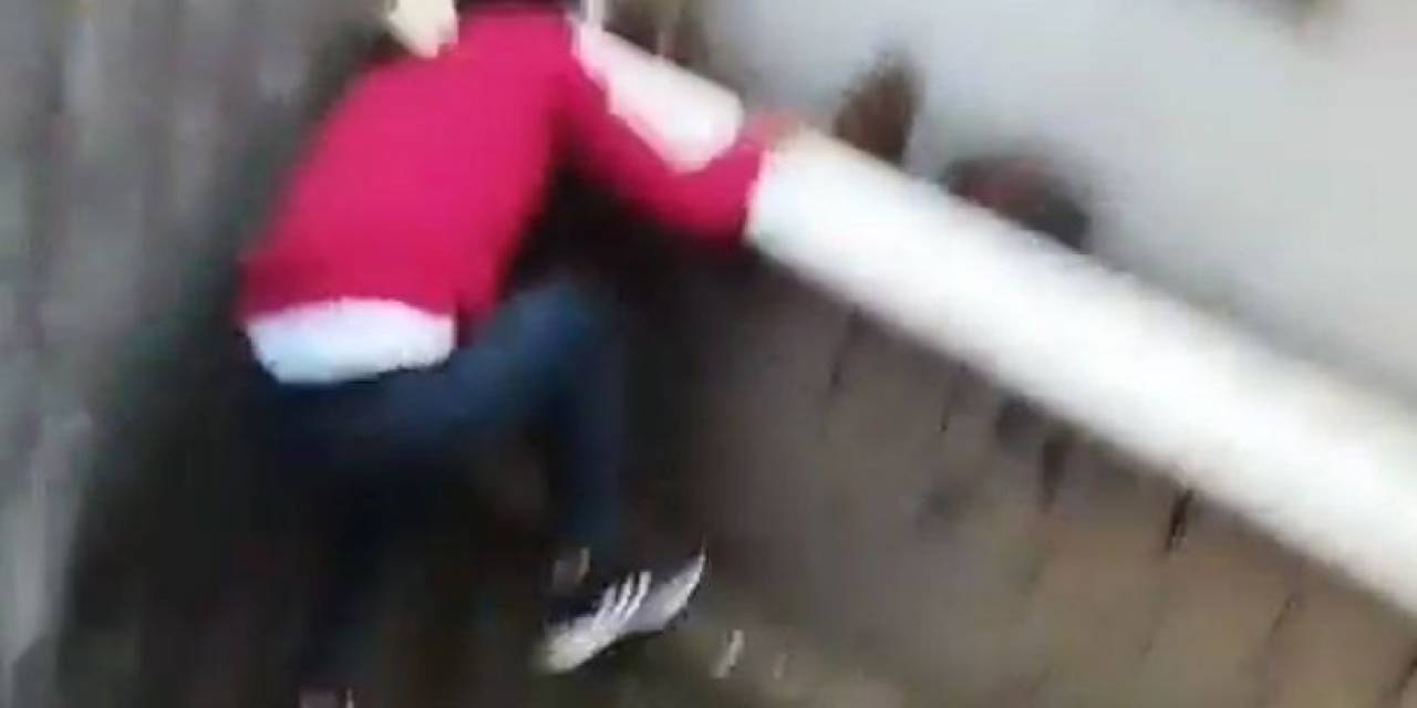 Sultangazi’de Gündüz Vakti Hırsızlık Girişimi Kamerada