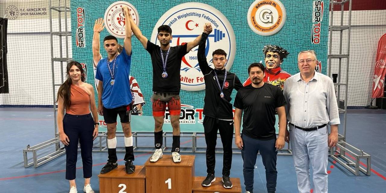 Milli Halterci Eray Çaylak Türkiye Şampiyonu Oldu