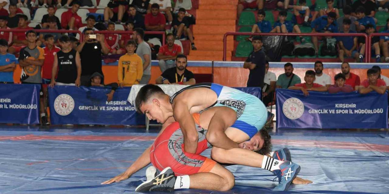 Kırşehir, 11-14 Yaş Güreş Müsabakalarına Ev Sahipliği Yapılıyor