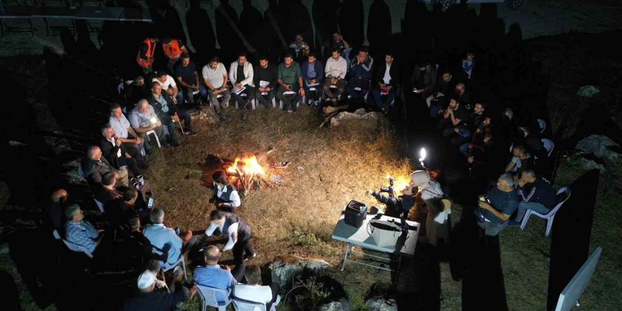 Başkan Demir’den Yol Yapım Ekipleriyle Gece Mesaisi