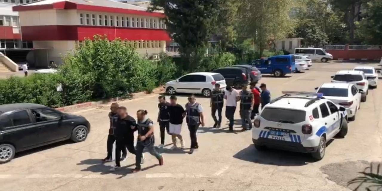 Dükkan Kurşunlayan 2 Maganda Tutuklandı
