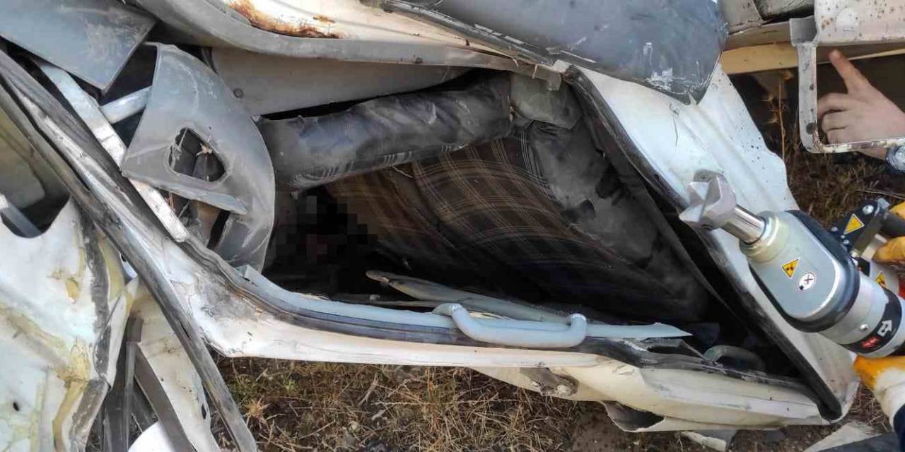 Siirt’te Kamyonet Şarampole Yuvarlandı: 1 Ölü, 1 Yaralı