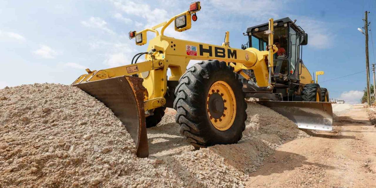 Uşak Belediyesi Yol Çalışmalarına Devam Ediyor