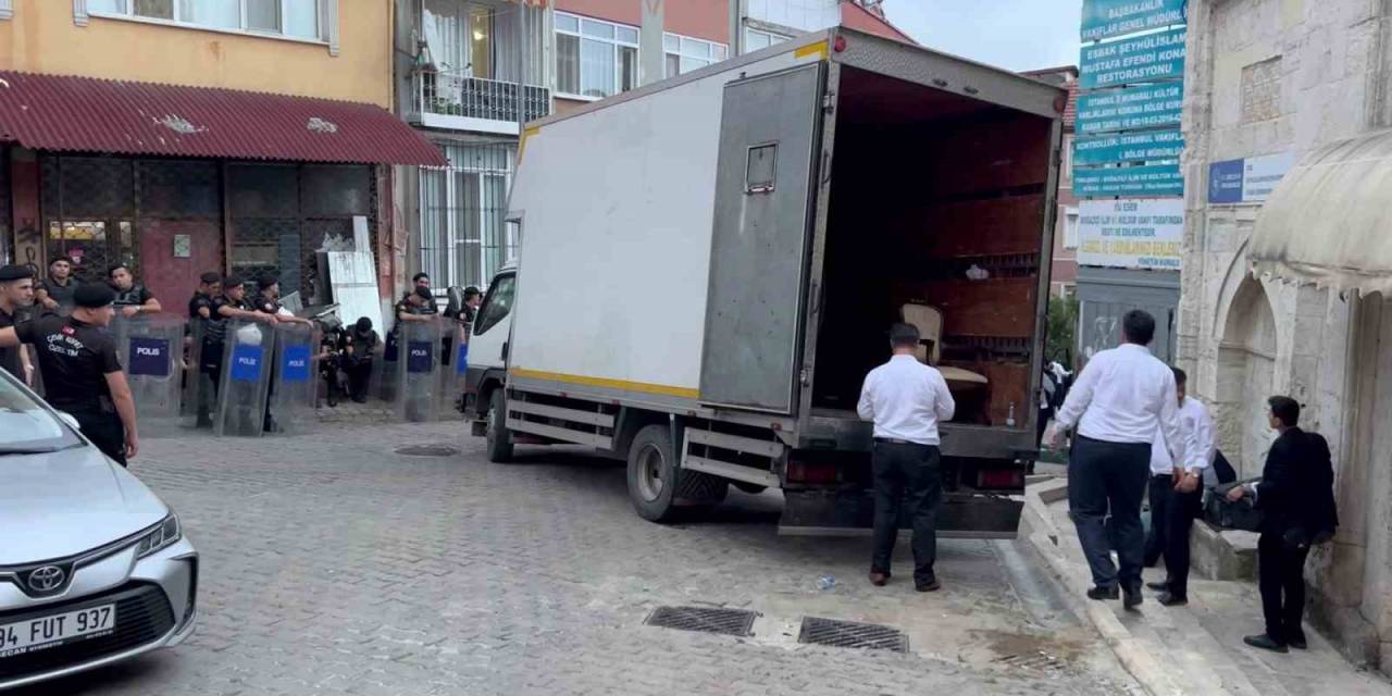 Eyüpsultan’da Sözleşmesi Biten Yurt Ekipler Tarafından Boşaltıldı