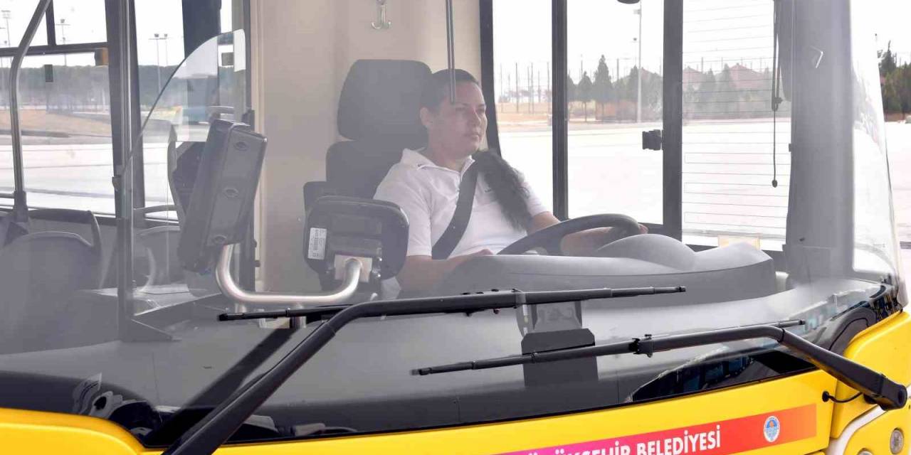 Önce Eğitimini Aldılar Ardından Şoför Olarak İşbaşı Yaptılar