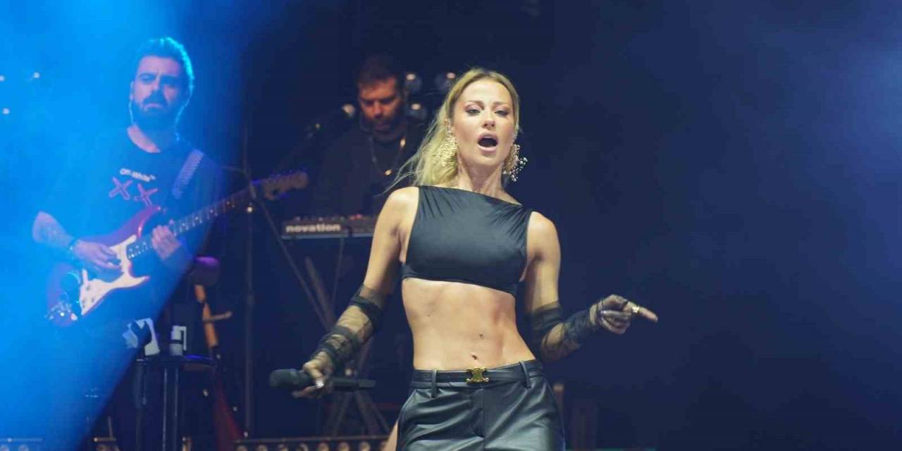 Altınova’da Derya Uluğ Kulakların Pasını Sildi