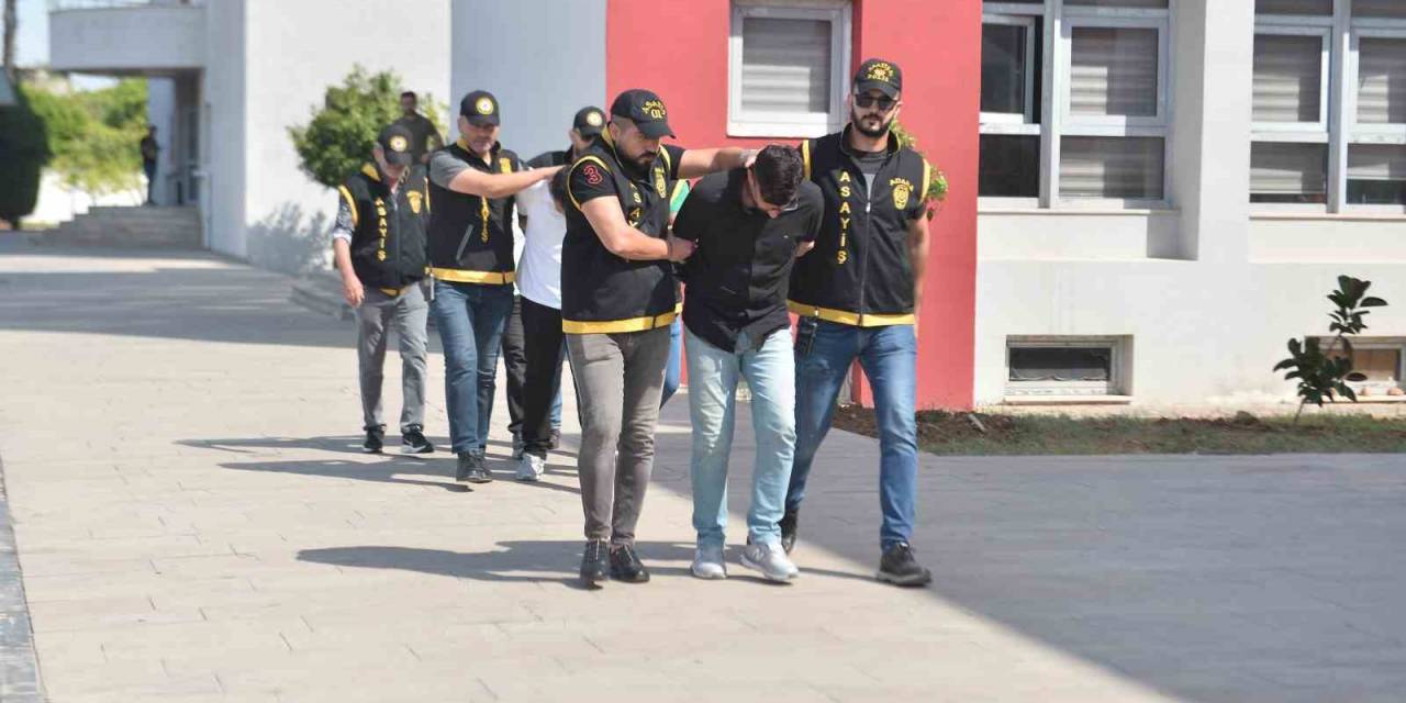 Otomobili Gasp Edip Kredi Kartından Harcama Yapan 4 Kişi Tutuklandı