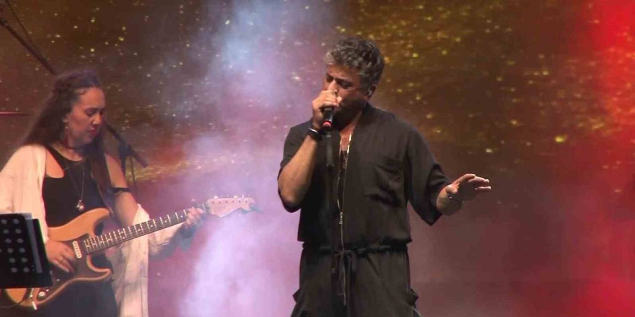 Şile’de  Bezi Kültür Ve Sanat Festivali Çoşkusu Emre Altuğ Konseriyle Başladı