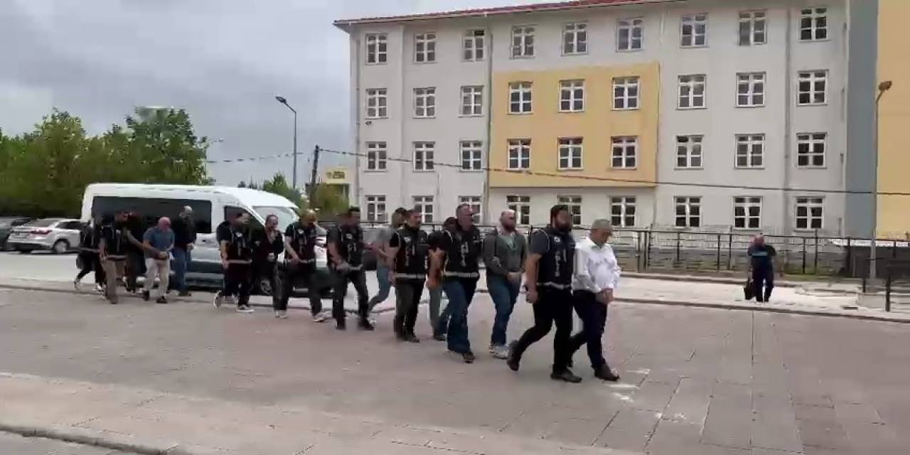 Beşiktaş Başkanı Çebi’nin Fabrikasını 50 Milyon Dolandıran 4 Kişi Tutuklandı