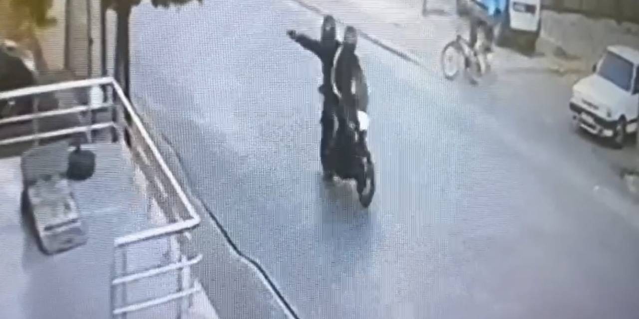 Park Halindeki Otomobiller Böyle Kurşunlandı