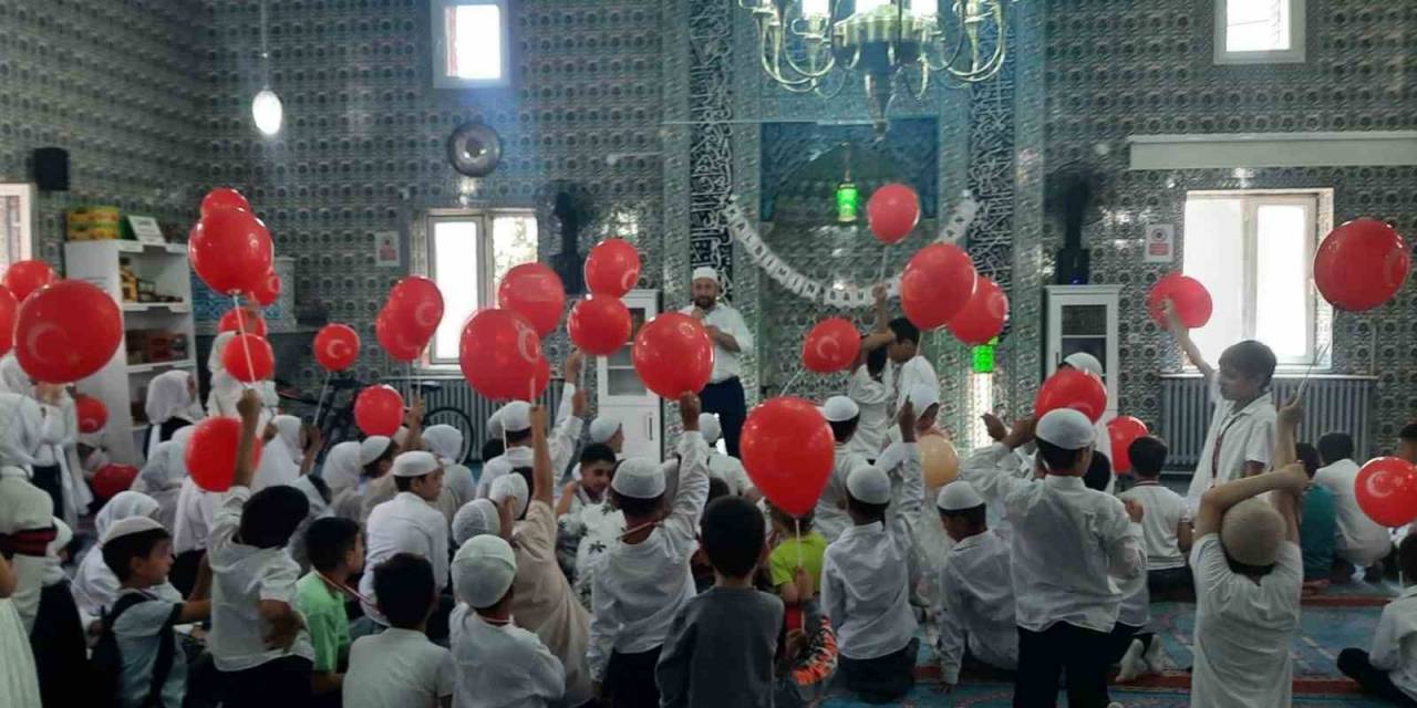 Kur’an Kursunda Başarılı Olan Çocuklar Ödüllendirildi