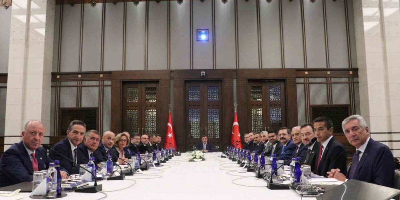 Cumhurbaşkanı Yardımcısı Yılmaz Başkanlığındaki Yoikk Toplantısı Başladı