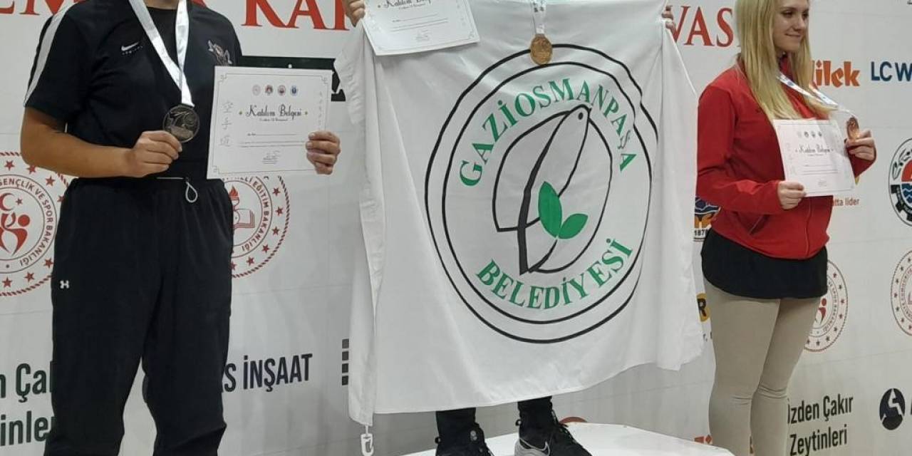Uluslararası Gemlik Karate Turnuvası’na Gaziosmanpaşalı Sporcular Damga Vurdu