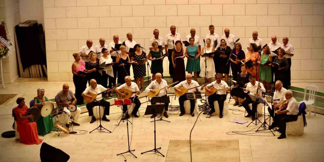 Didim Türkü Grubu Yaz Konseri Büyük Beğeni Topladı