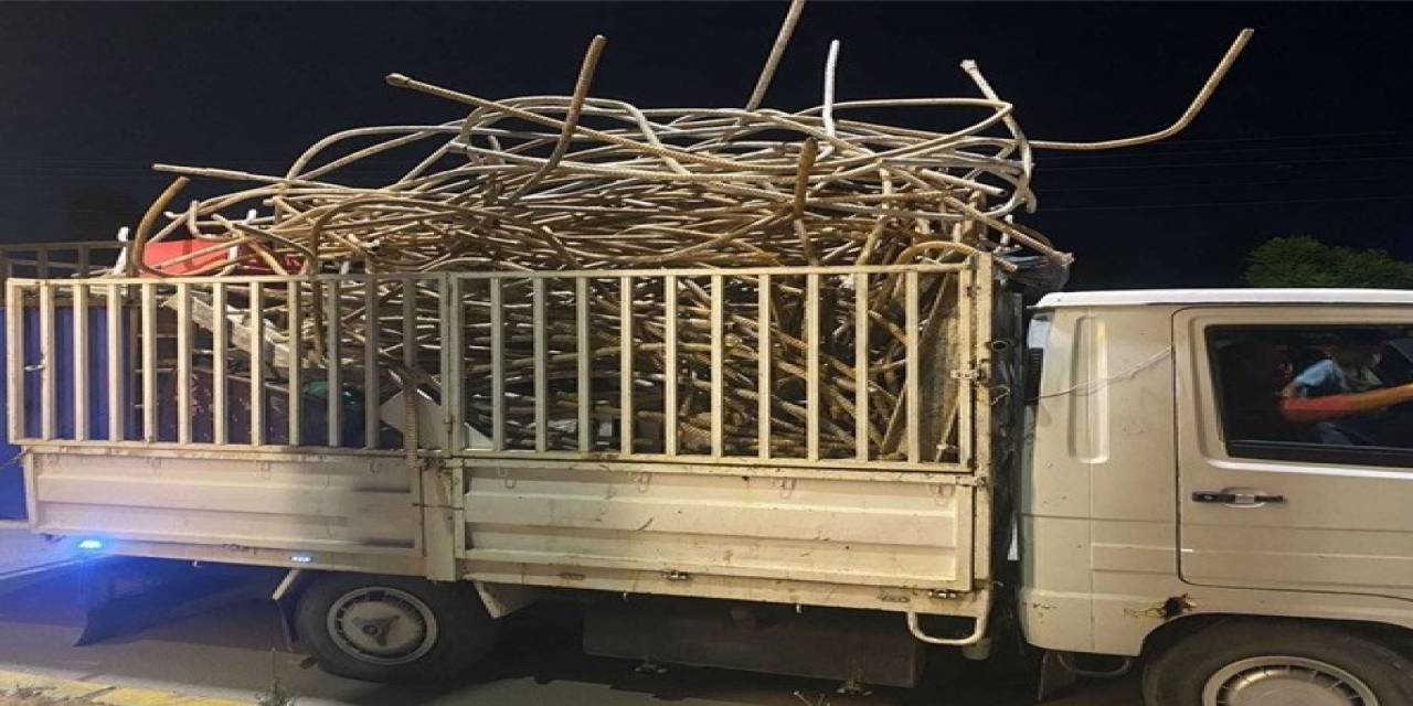 Hızlı Tren Şantiyesinden 2,5 Ton Demir Çalan Şahısları Jandarma Yakaladı