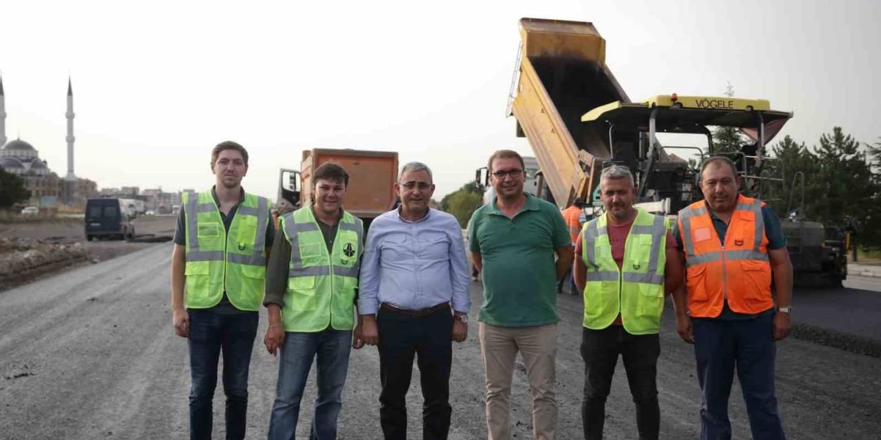 Kavşak Çalışmalarına 60 Bin Ton Asfalt Desteği