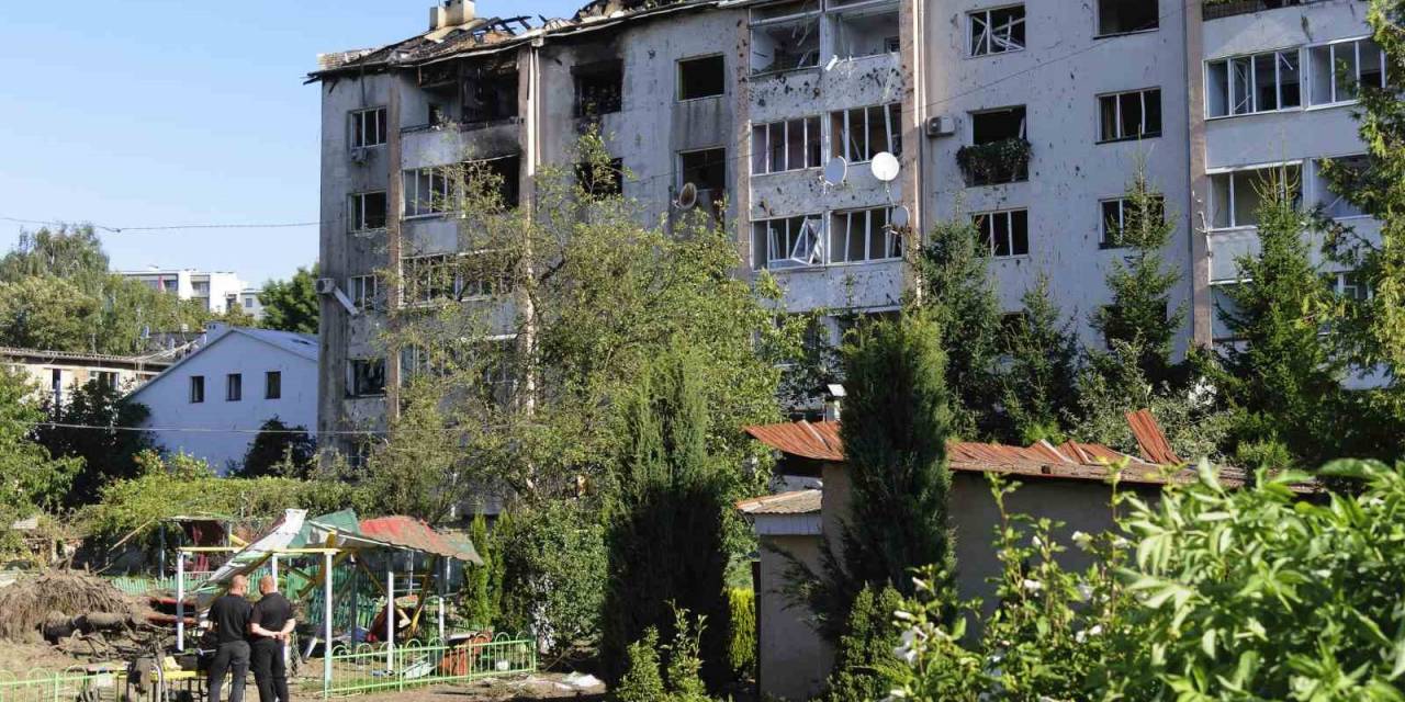 Rusya’dan Ukrayna’nın Batısına Hava Saldırısı: 3 Ölü