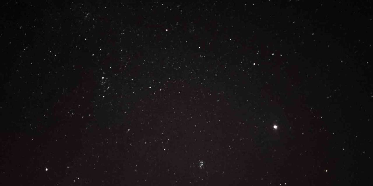 Perseid Meteor Yağmurunu Fotoğraflayarak Doyumsuz Görüntüler Oluşturdu