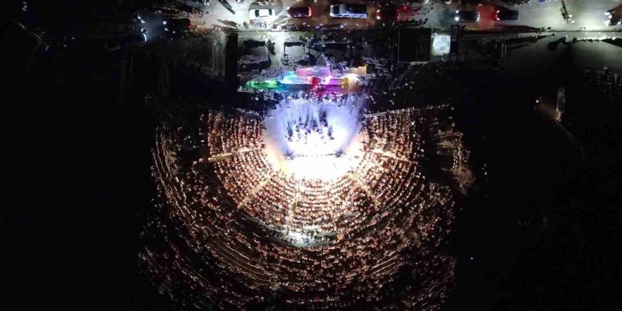 Tarihe Yön Veren Şehirde Müzik Ve Görsel Şölen