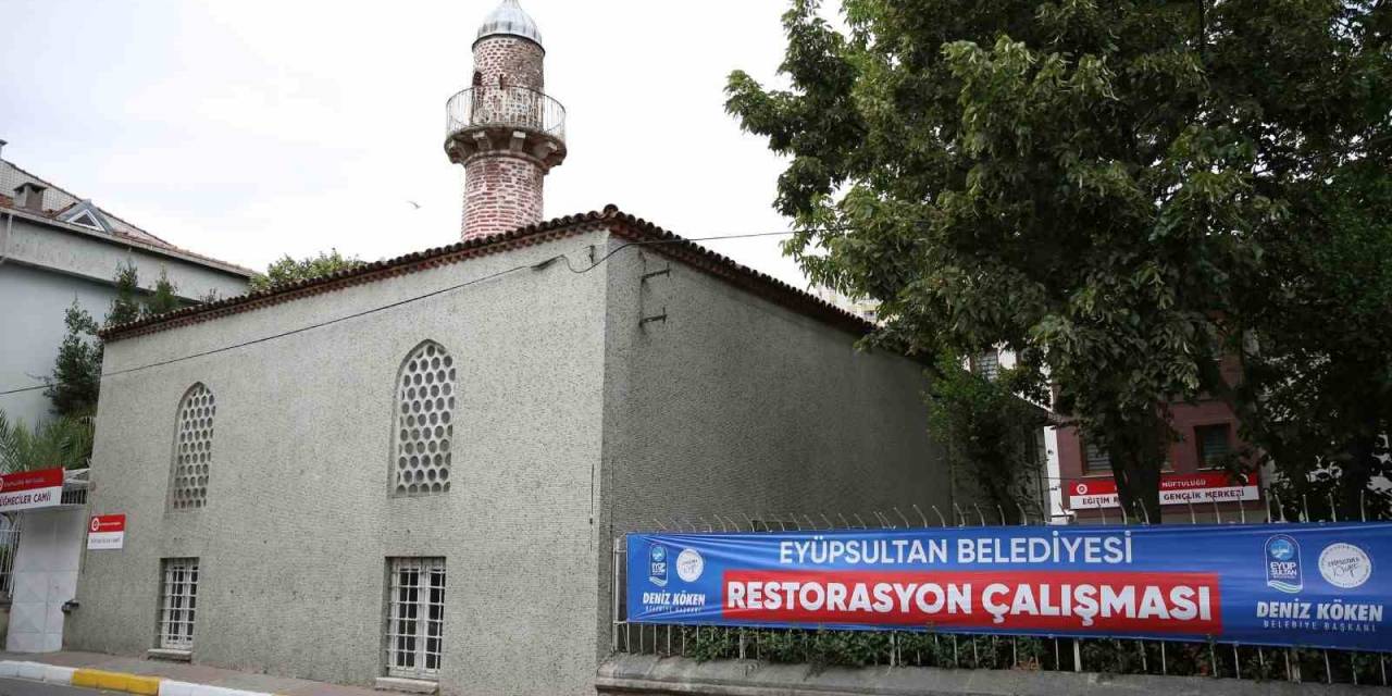 Eyüpsultan’da Düğmeciler Camii Ve Haziresi’ni Restore Ediliyor