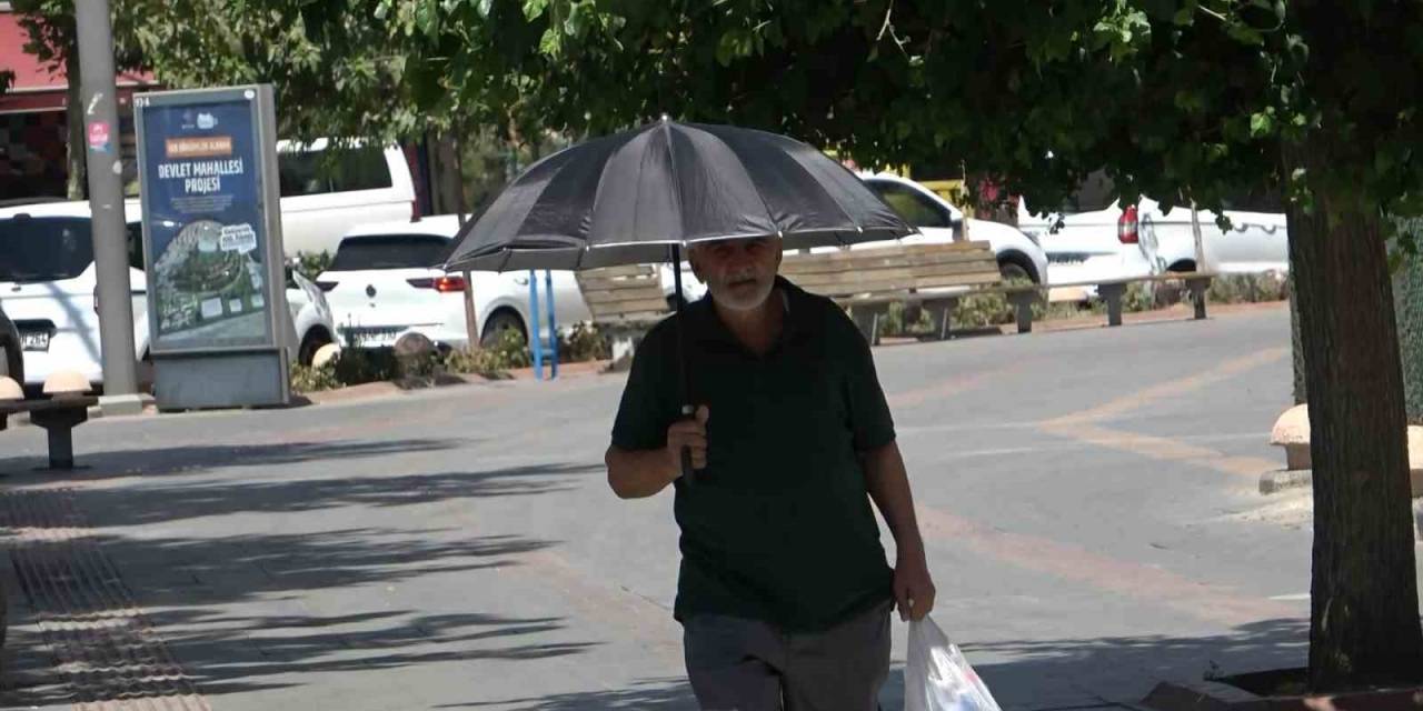 Batman’da Sıcak Hava Dalgası Nedeniyle Cadde Ve Sokaklar Boş Kaldı