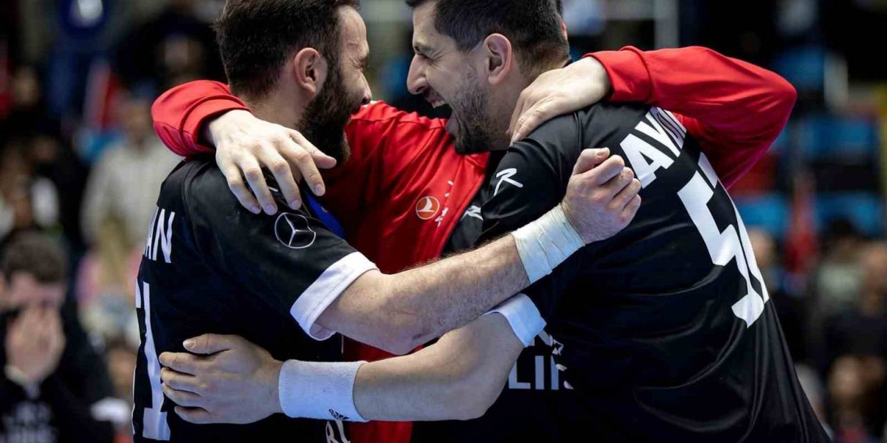 Mercedes-benz Türk, Hentbol Milli Takımları’nın Resmi Ulaşım Sponsoru Olmayı Sürdürecek